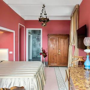 Residenza D'epoca Palazzo Borghesi Couette-café